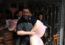 روزانه ۱۰هزار ماسک، نذر افراد نیازمند کردهایم