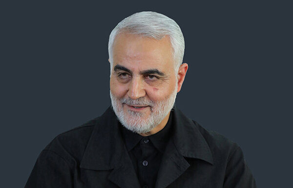 سردار سلیمانی قبل دیدار با پوتین کتاب جنگ و صلح را خواند