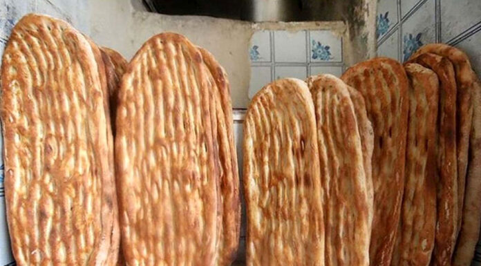 نان همان قیمت سابق است، گران نخرید