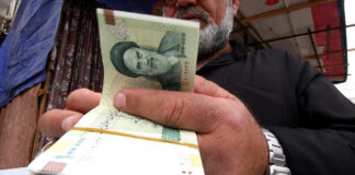 حداقل حقوق کارکنان دولت ٧٠٠ هزار تومان افزایش خواهد یافت