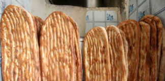 نان همان قیمت سابق است، گران نخرید