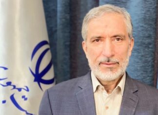 علی احمدی، پدرهمسر مهرداد بذرپاش که قبلا وزیر آموزش و پرورش بود، مدیر عامل شرکت ملی نفتکش شد