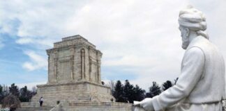 زمانه بس که پلید و پلشت و مسخره شد عیارْسنجیِ خورشید کارِ شبپره شد