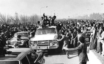 سرودی که از نوارهای مخفی به فرودگاه مهرآباد رسید