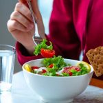 رژیم غذایی برای سلامت روان پس از ۵۰ سالگی