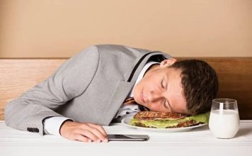بعد از ناهار خوابت میگیرد، این راهها را امتحان کن