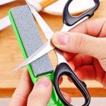 وقتی قیچی نمیبرد، این طوری تیزش کنید