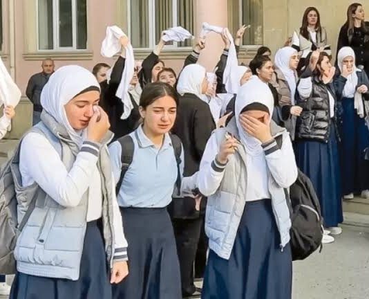 آغوش بــاز دانشگاههای ایران برای دخـتران آذربایـجانی