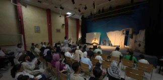 نویسندهای از غزه برنده جایزه قلم پینتر برای شجاعت در نویسندگی شد