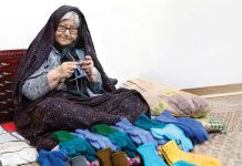 شلیک با میلهای بافتنی