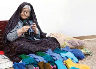 شلیک با میلهای بافتنی