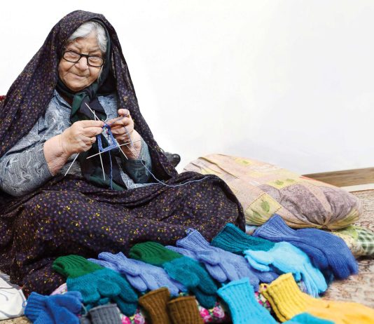 شلیک با میلهای بافتنی