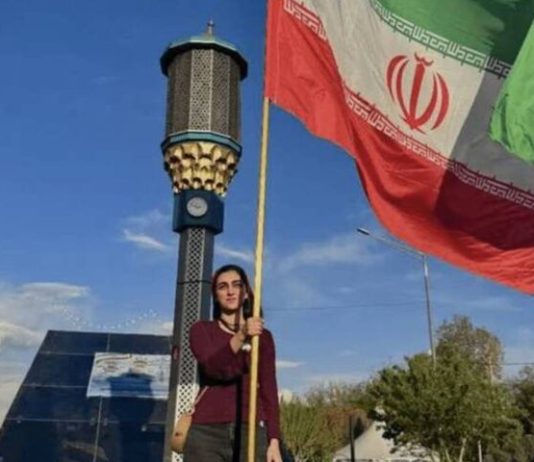 پـرچم همیشه بالاست